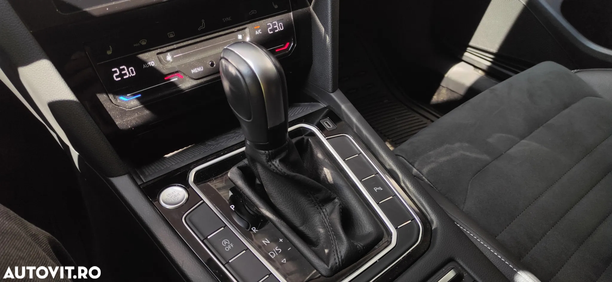 Volkswagen Passat Variant 2.0 TDI SCR DSG Elegance - 18