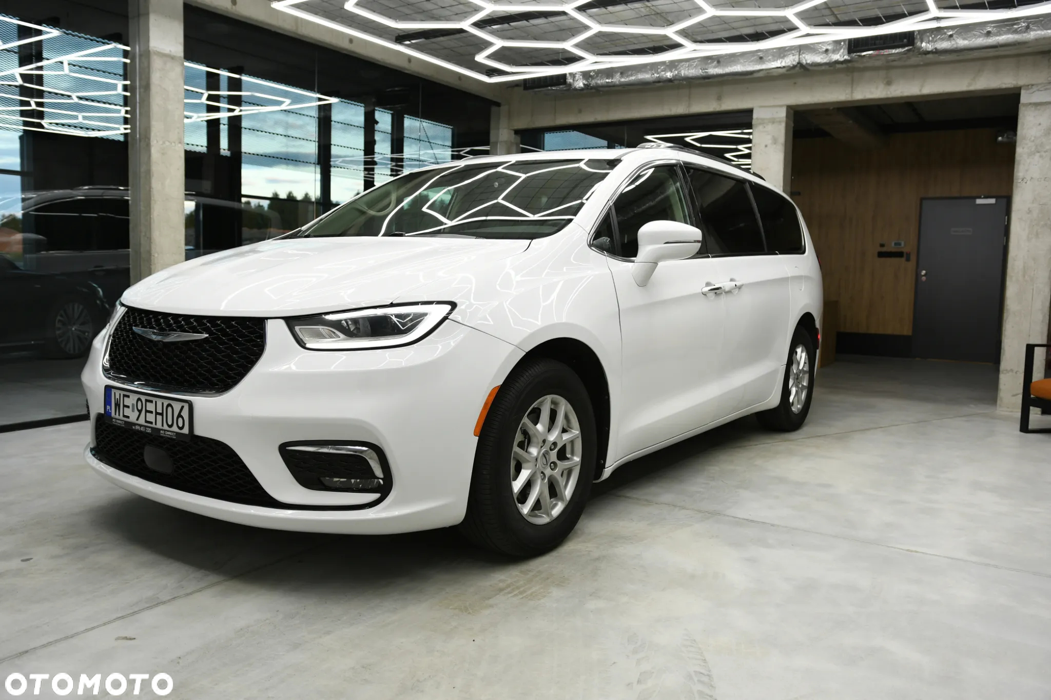 Chrysler Pacifica - 4
