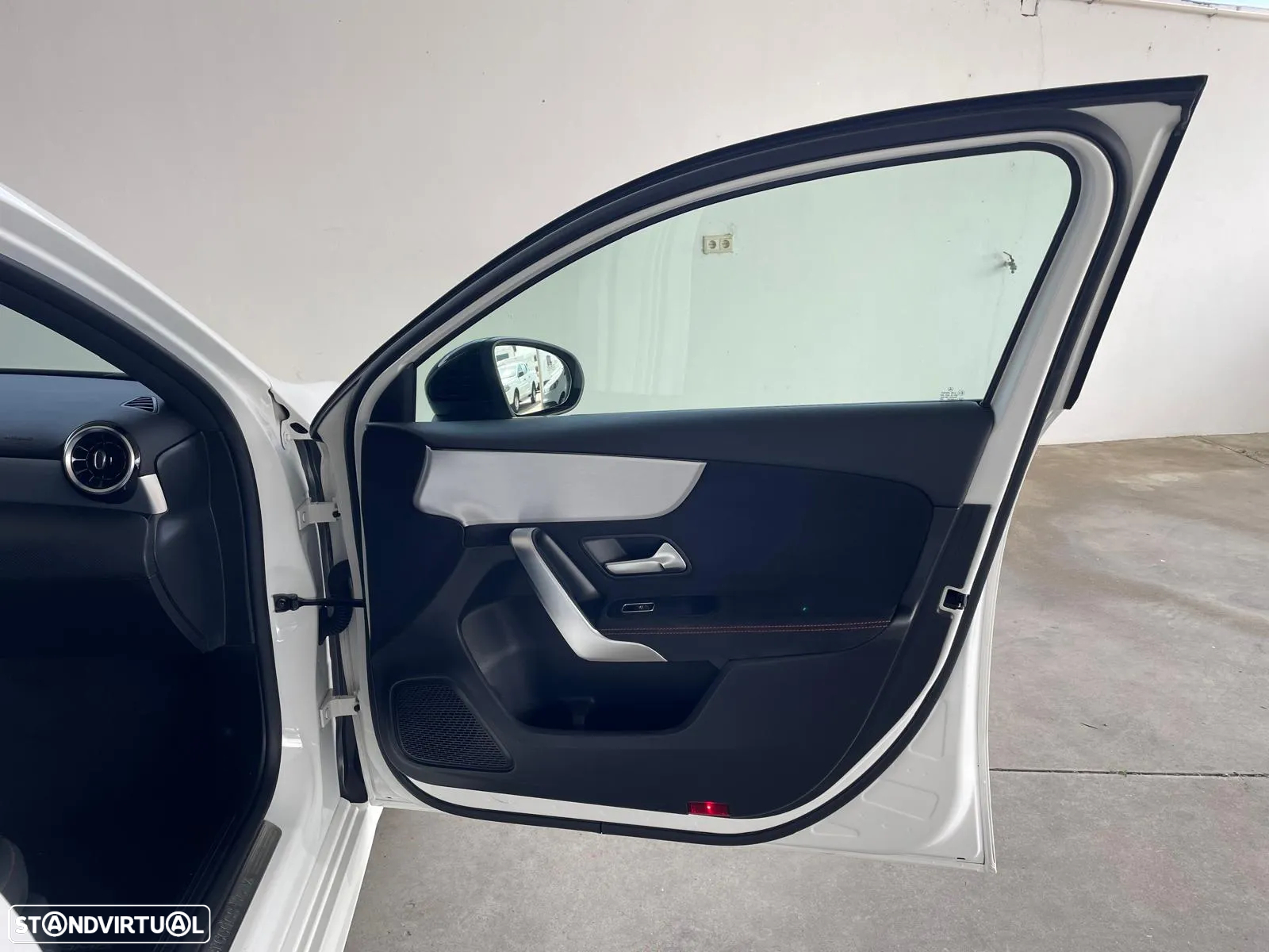 Mercedes-Benz A 180 d AMG Line - 40