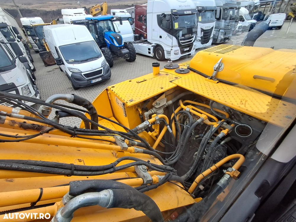 JCB js160w excavator pe roti - 18