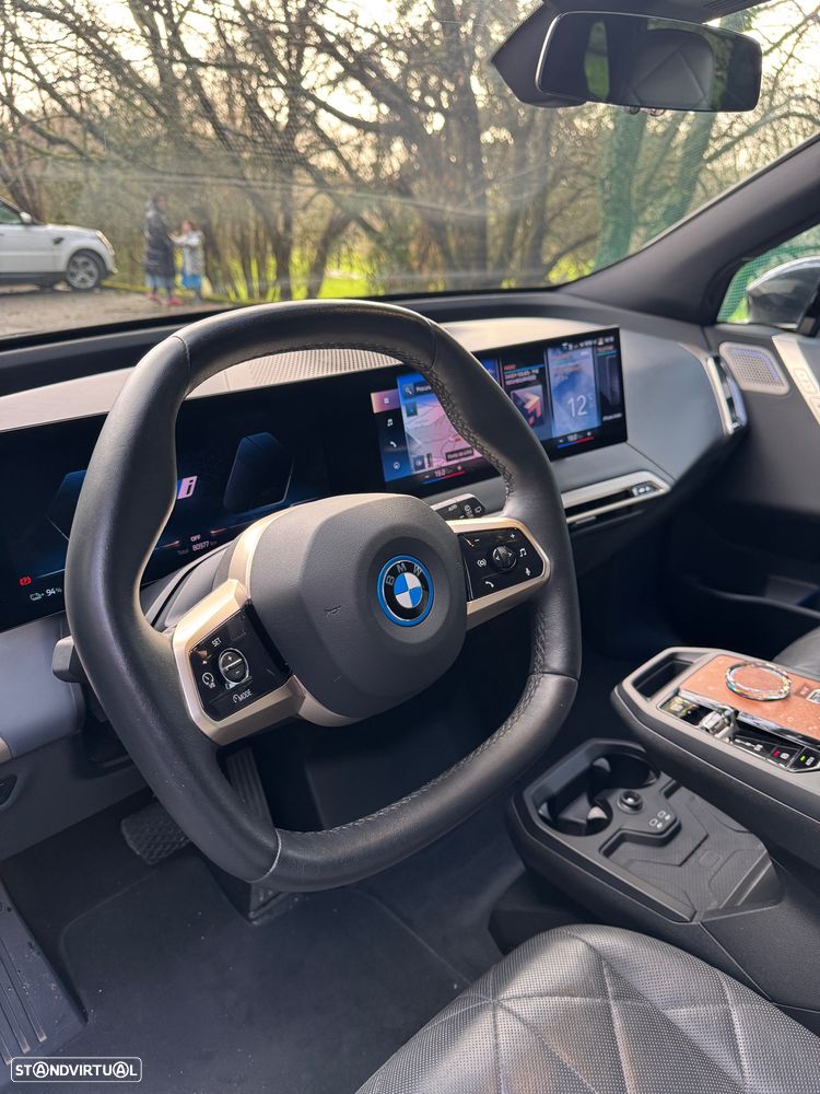 BMW iX xDrive 50 Pack Desportivo - 15