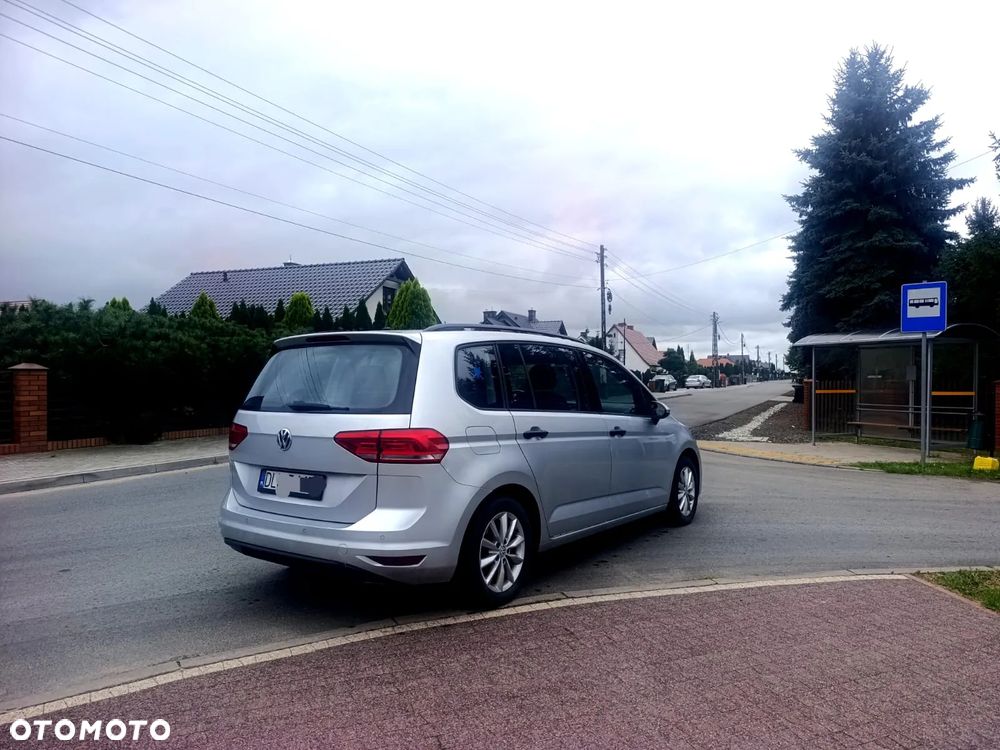Volkswagen Touran 2016 photo 2