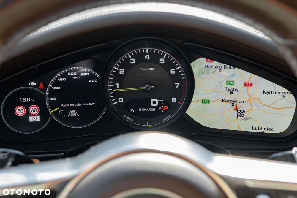 Porsche Panamera 4 E-Hybrid - 34