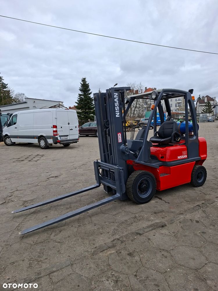 Nissan UD02A25PQ - 4