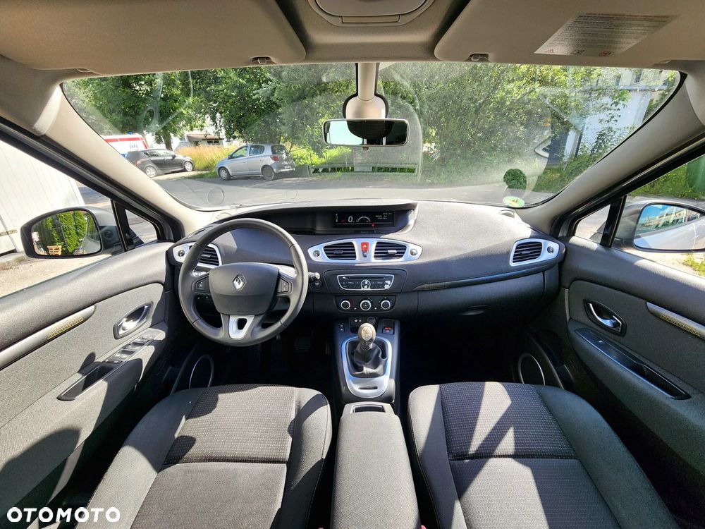 Renault Scenic 1.6 16V 110 Dynamique - 8