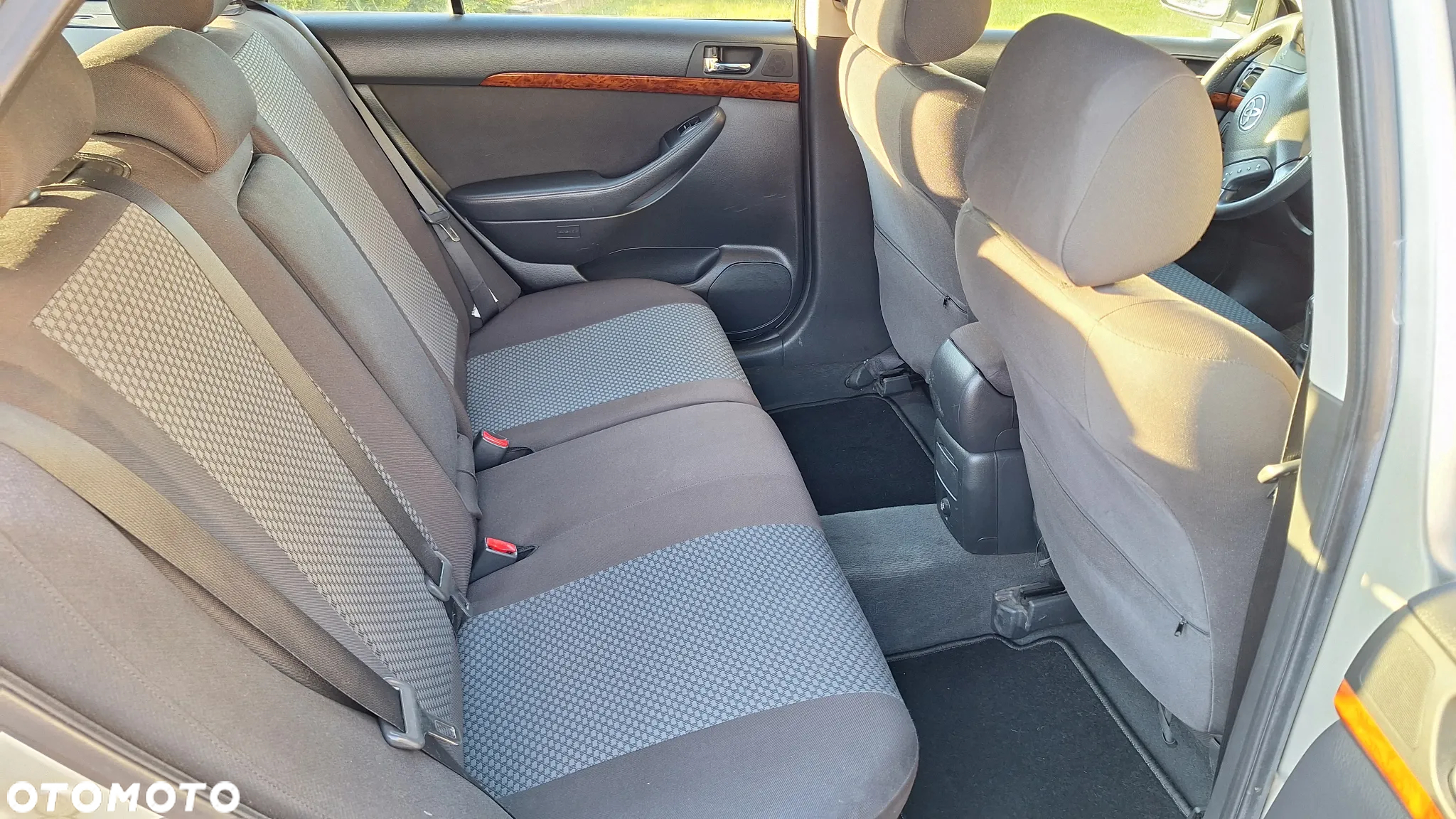 Toyota Avensis 2.0 D-4D Luna - 6