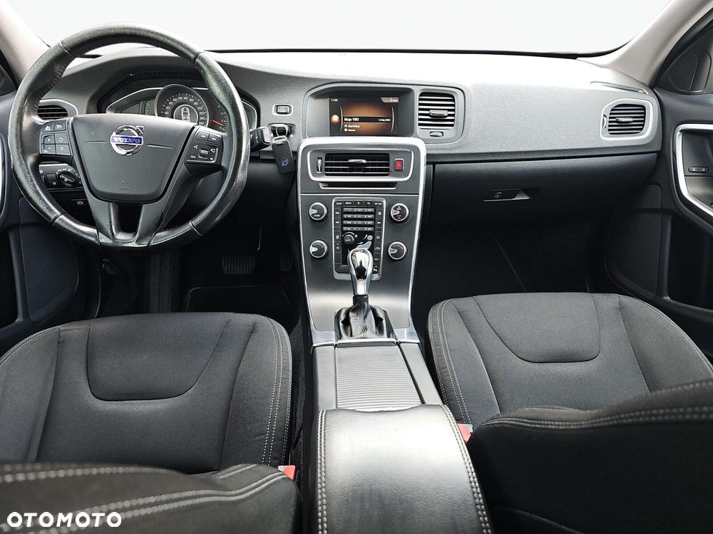 Volvo V60 Cross Country - 14