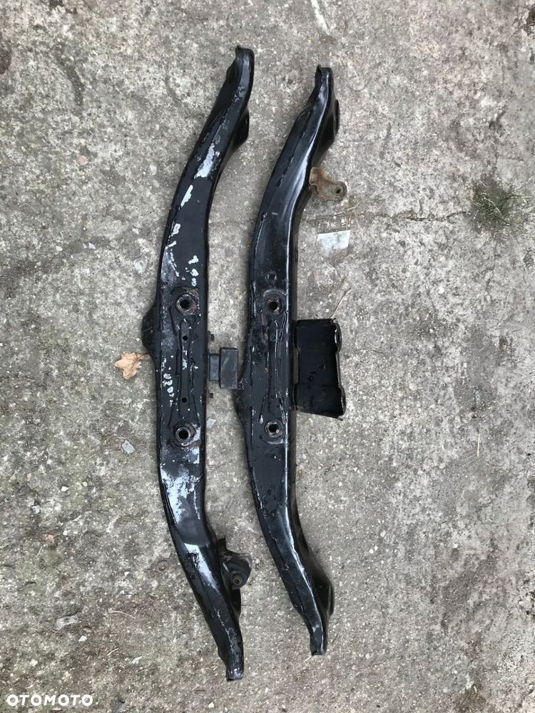 BELKA OŚ TYŁ TYLNA TOYOTA COROLLA E11 WWA