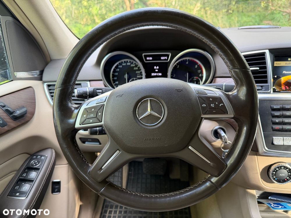 Mercedes-Benz ML 350 BlueTec 4-Matic - 13
