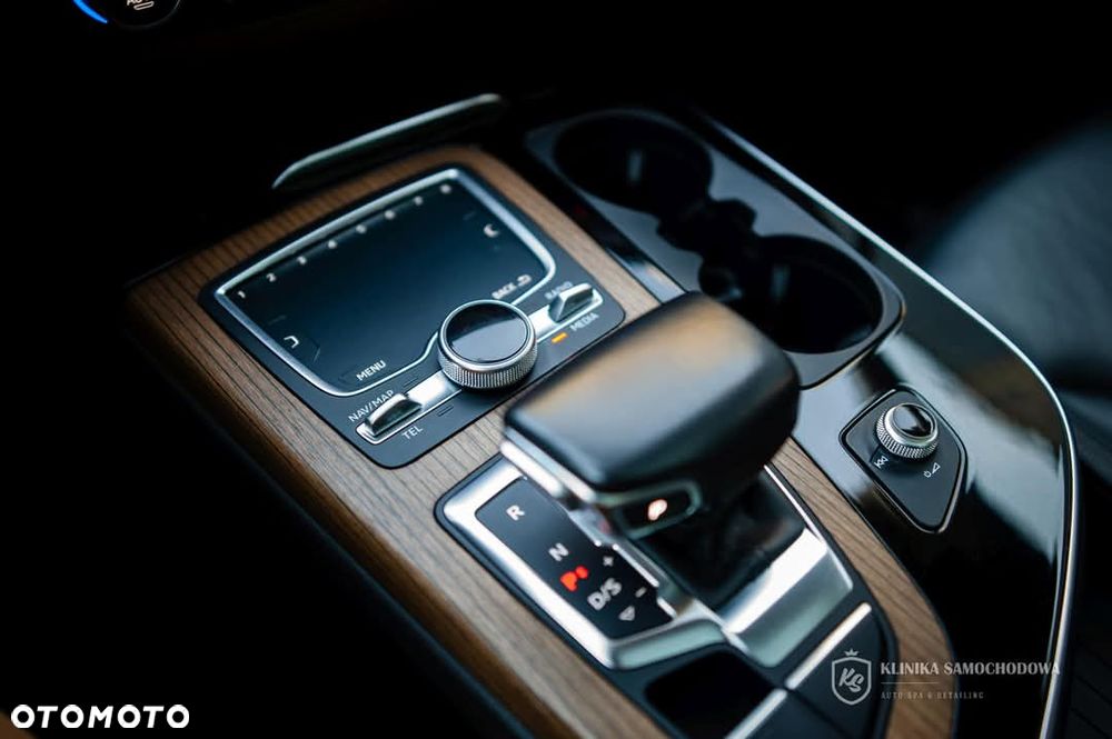 Audi Q7 3.0 TFSI Quattro Tiptr - 9