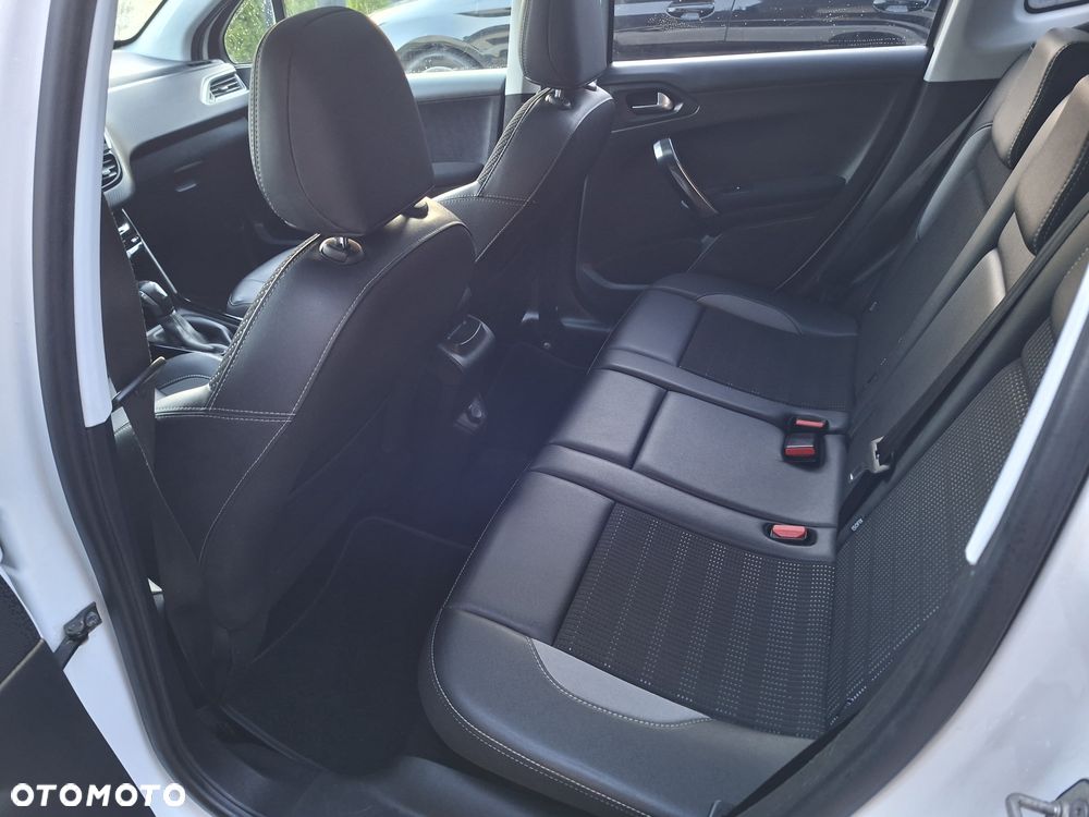 Peugeot 2008 - 10