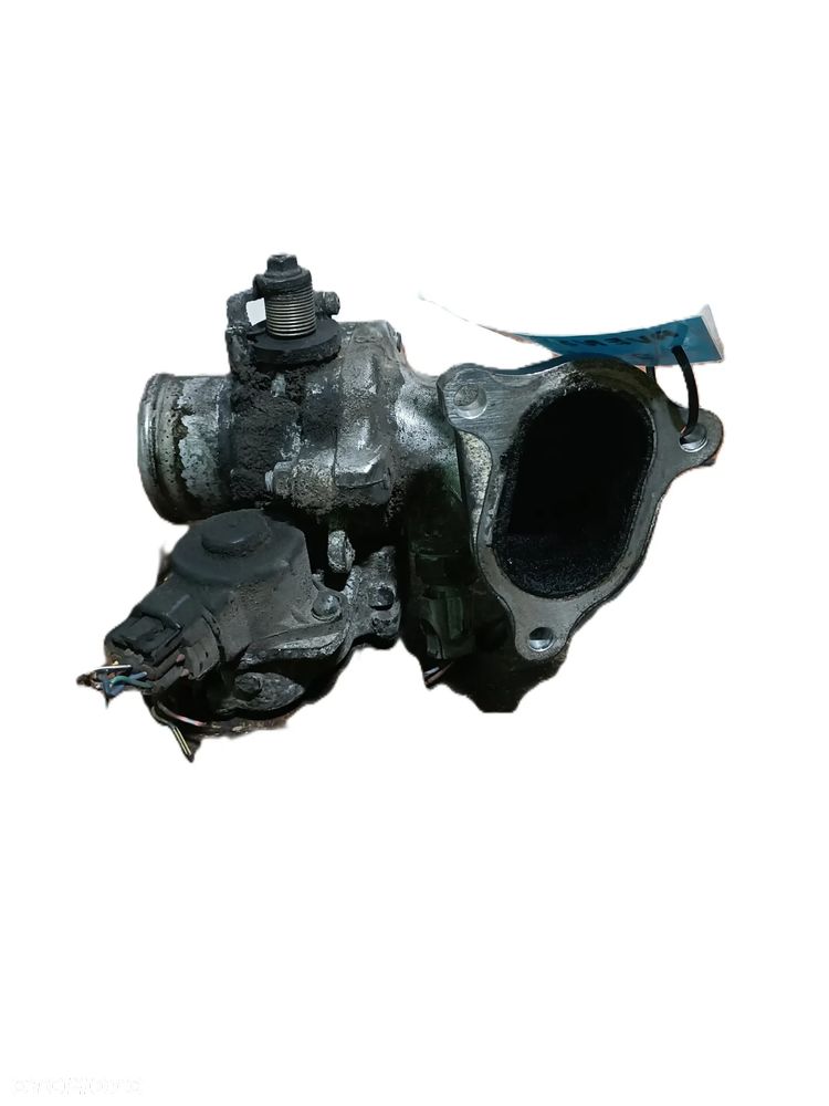 TOYOTA AVENSIS II T25 03-09 r. 2,0 D4D PRZEPUSTNICA + - 3