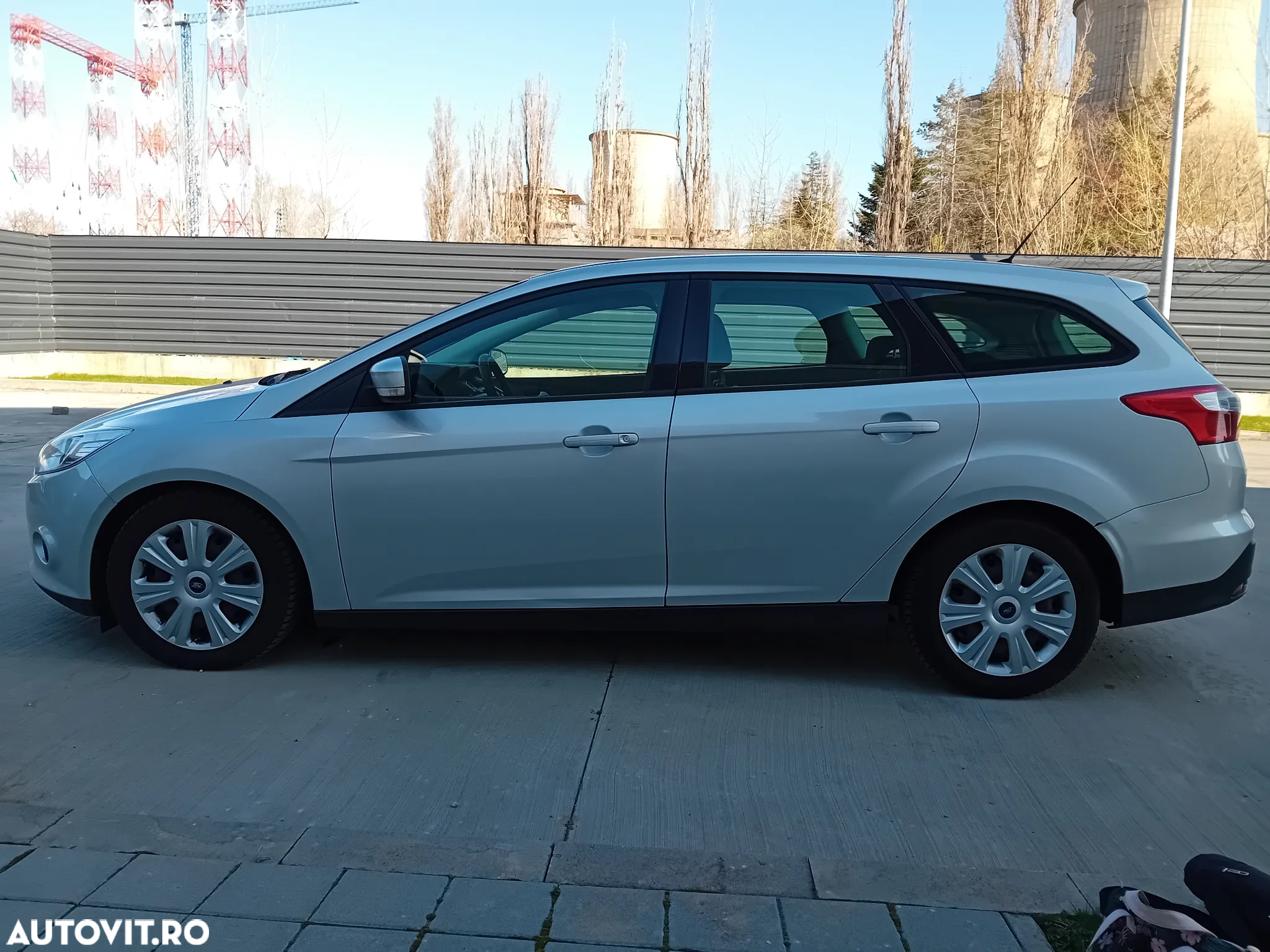 Ford Focus Turnier 1.6 TDCi DPF Start-Stopp-System SYNC Edition - 20