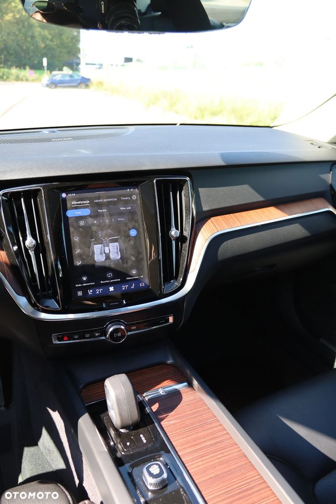 Volvo S60 B5 B AWD Plus Dark - 21