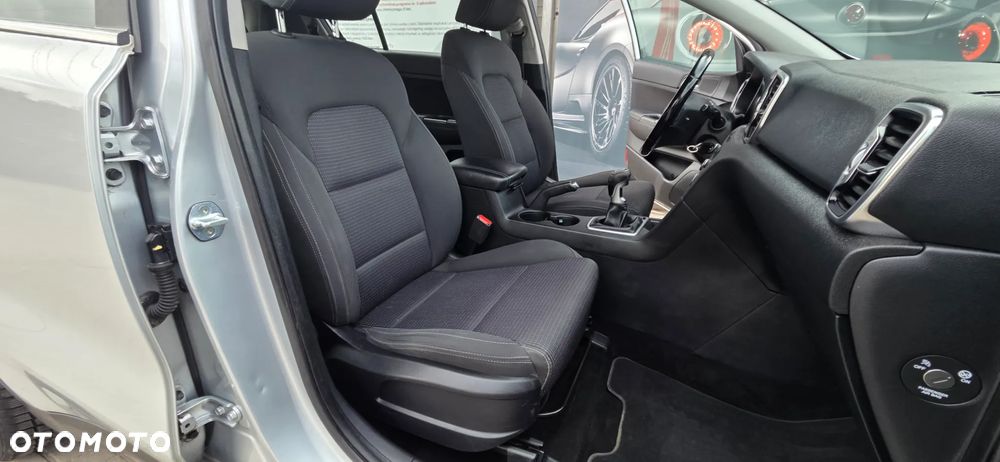 Kia Sportage 1.6 T-GDI AWD VISION - 36