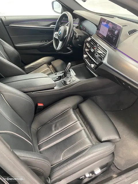 BMW 520 d Pack 50 anos M Auto - 13
