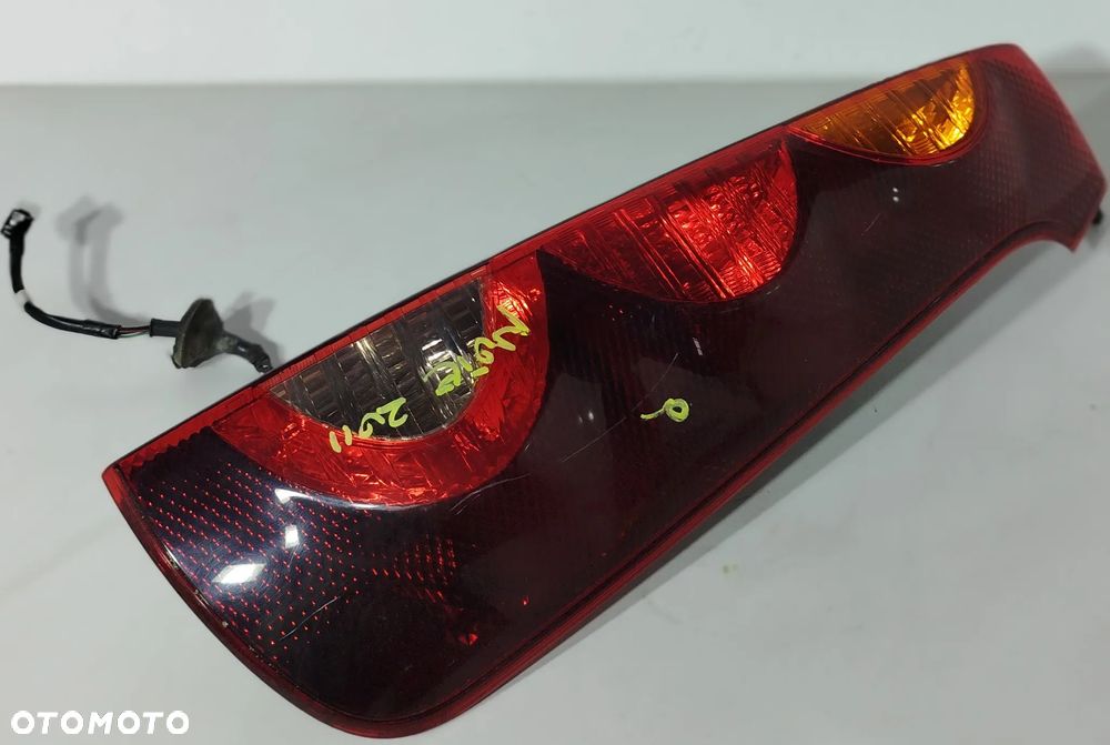 lampa prawa tylna tył NISSAN NOTE E11 06-08 - 2