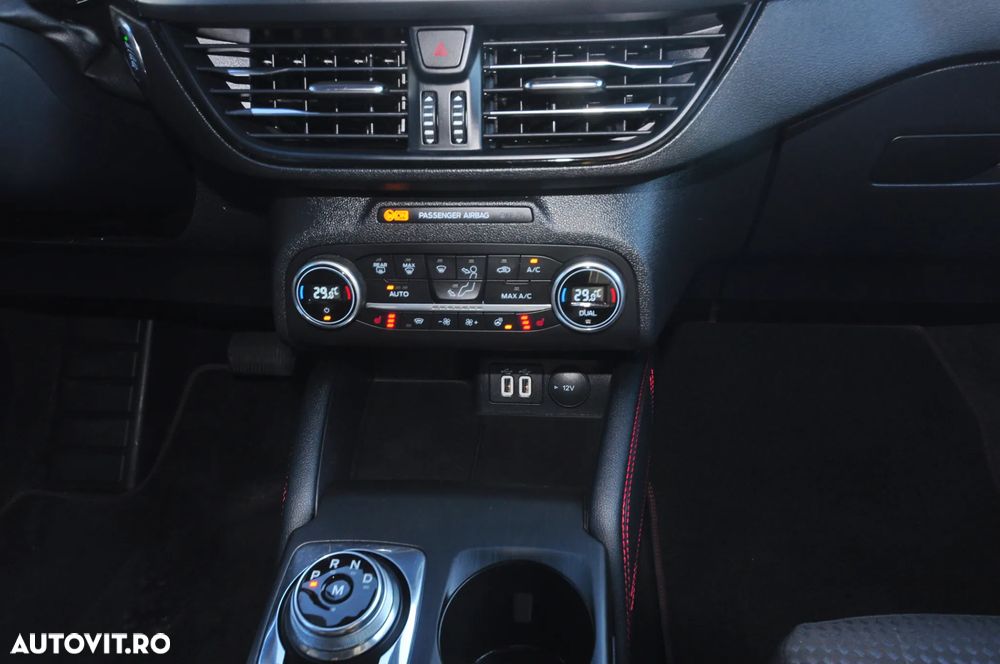 Ford Focus 1.5 EcoBoost ST Line Business - 19