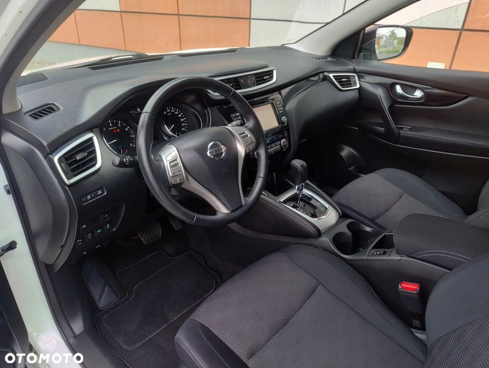 Nissan Qashqai 1.2 DIG-T Xtronic N-Vision - 8