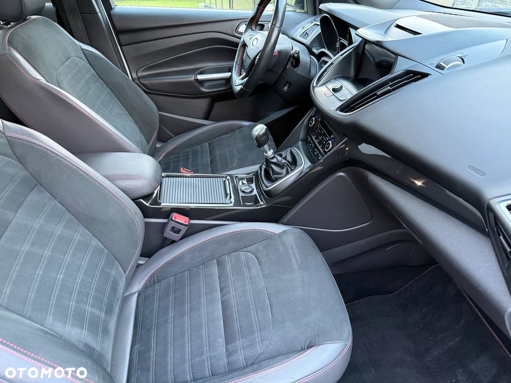 Ford Kuga 1.5 EcoBoost FWD ST-Line - 16