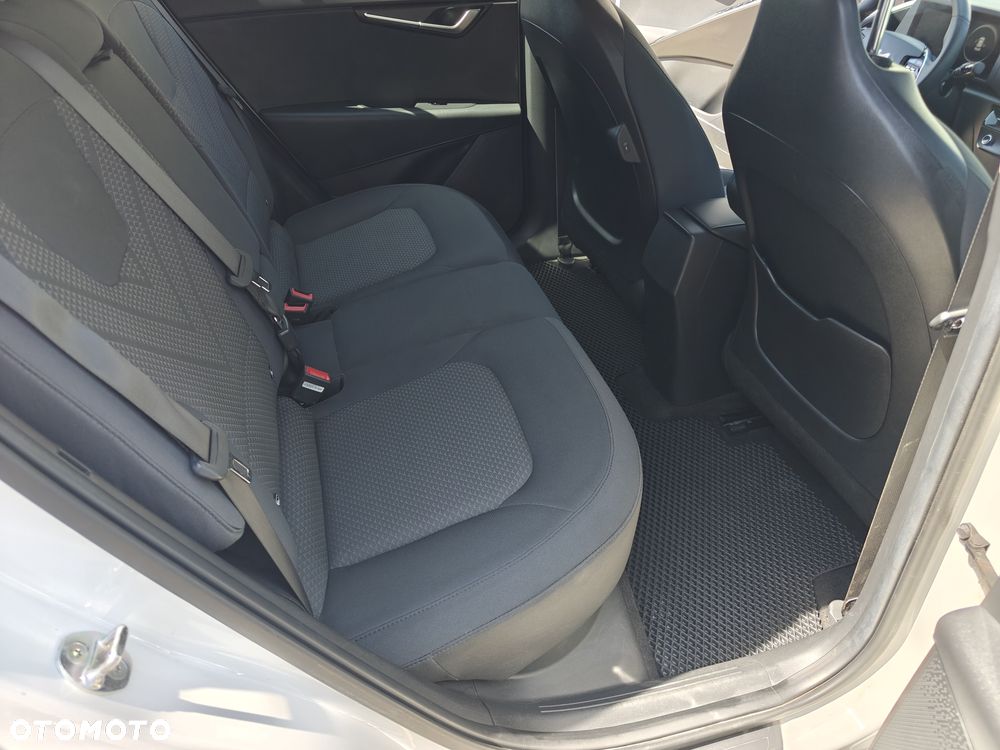 Kia Niro 64kWh M - 9