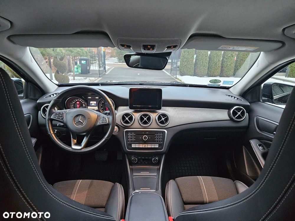 Mercedes-Benz GLA 200 7G-DCT AMG Line - 17