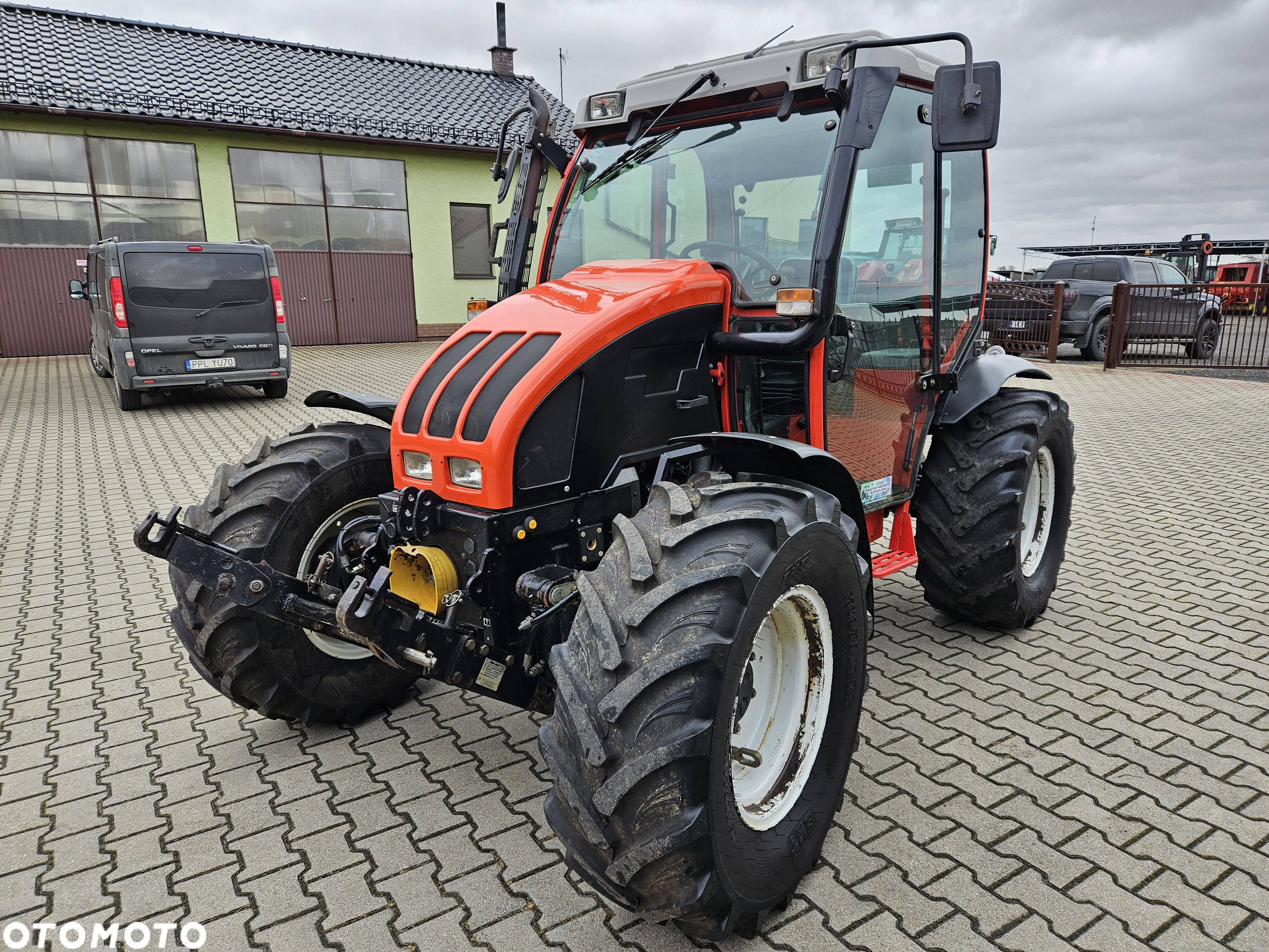 JCB Reform Mounty 80 ciągnik górski - 3