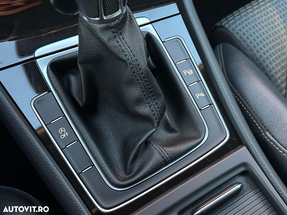 Volkswagen Golf 2.0 TDI (BlueMotion Technology) Highline - 14