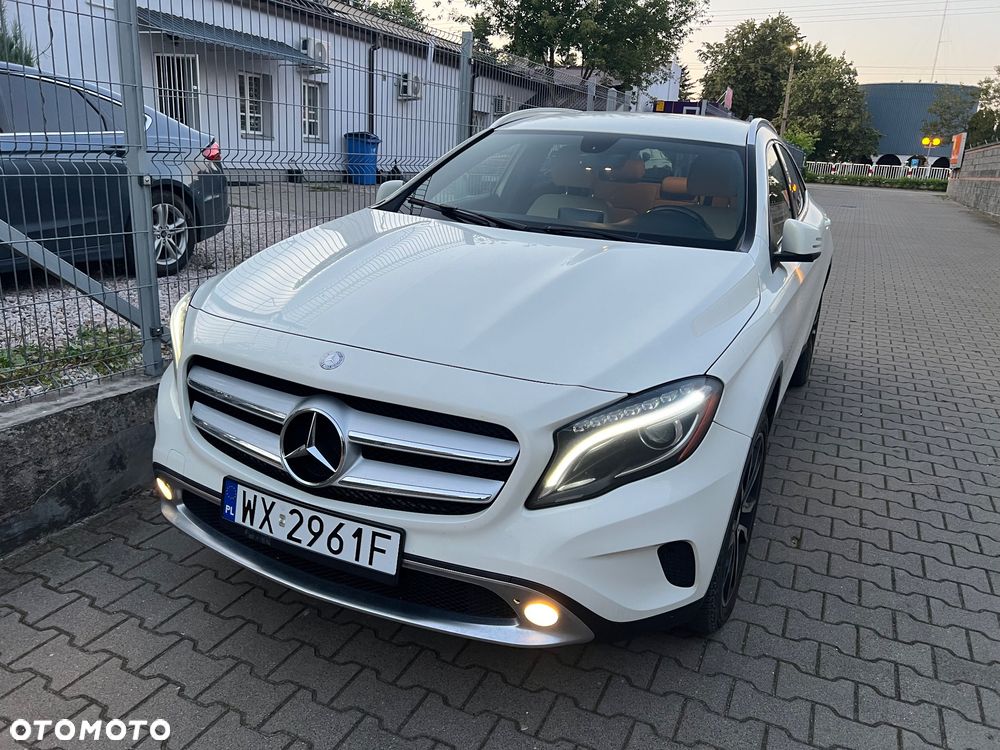 Mercedes-Benz GLA 250 4-Matic - 12