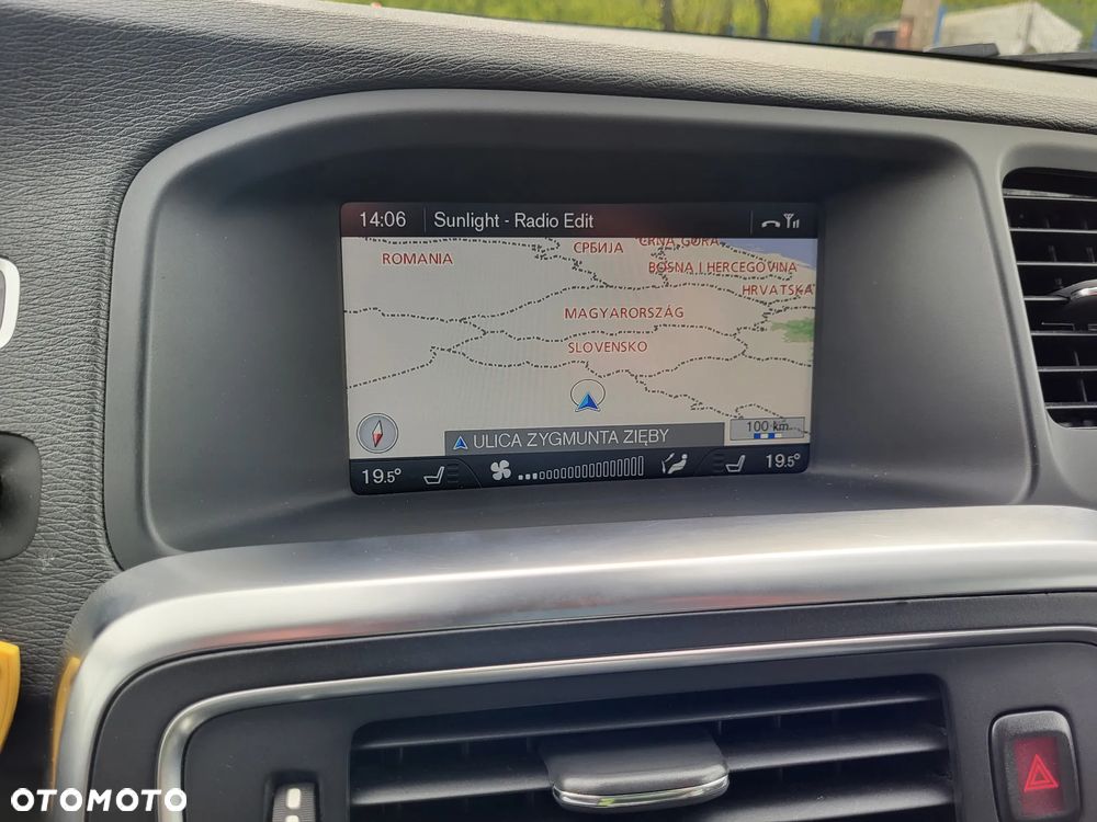 Volvo V60 D5 Geartronic Summum - 20