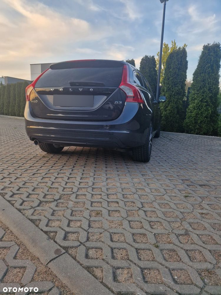 Volvo V60 D3 Momentum - 3