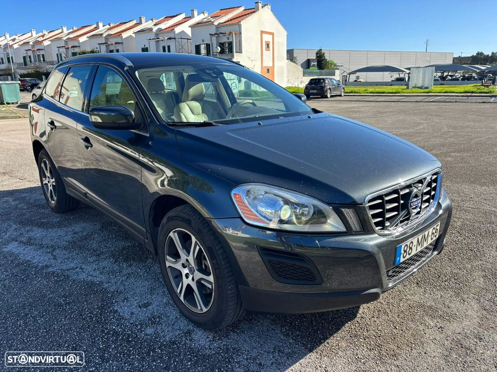 Volvo XC 60 2.0 D3 R-Design Geartronic - 4