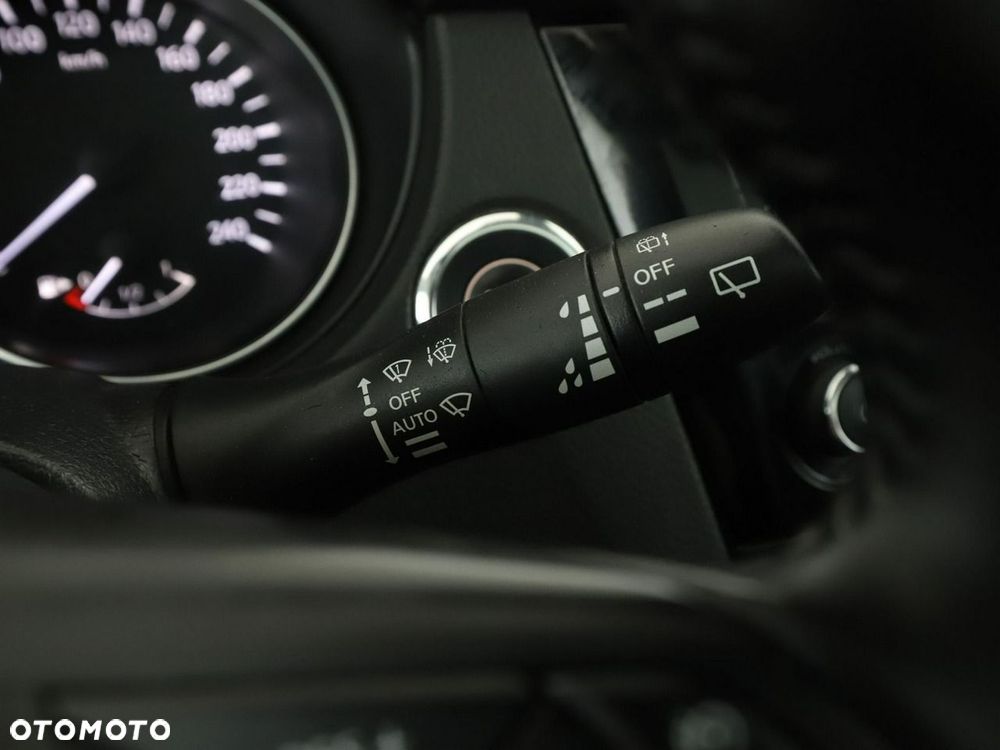Nissan Qashqai 1.6 DCi N-Connecta - 31
