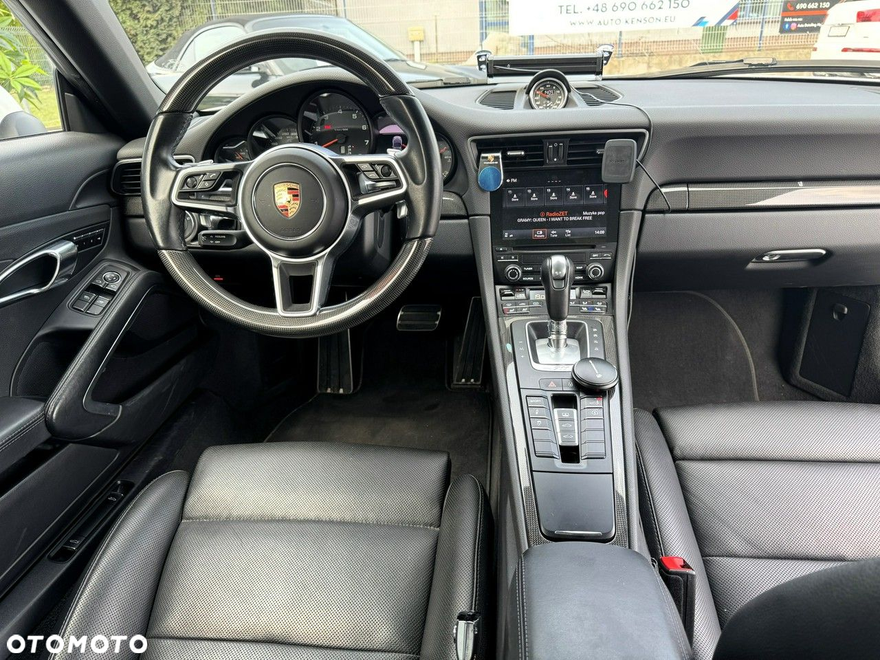 Porsche 911 Carrera - 32