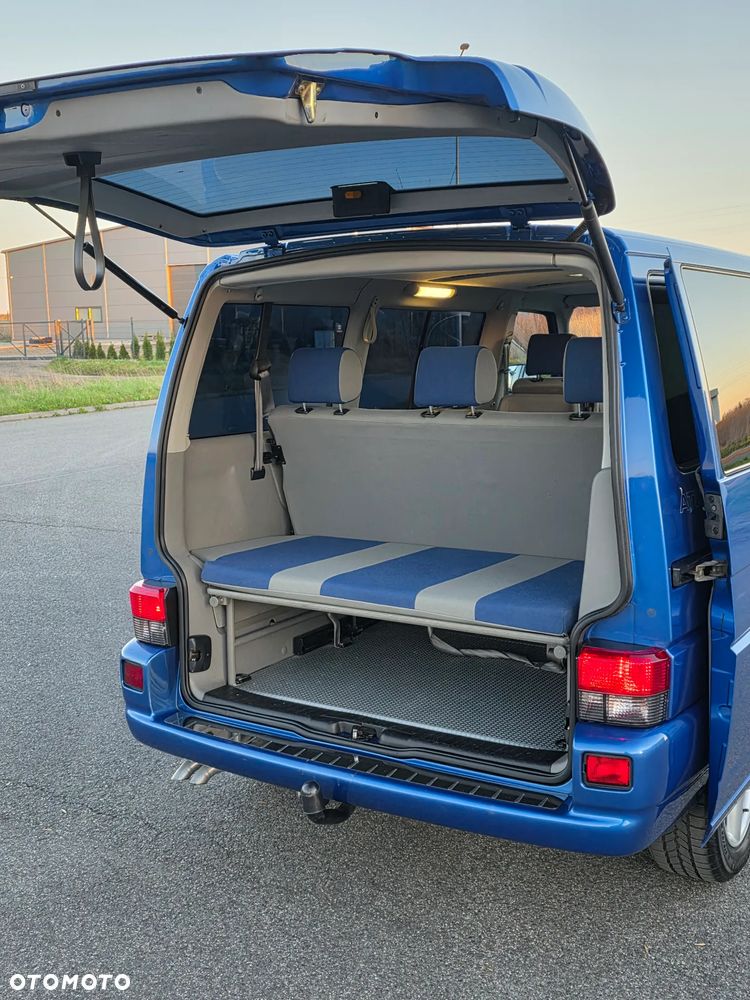 Volkswagen Multivan - 9