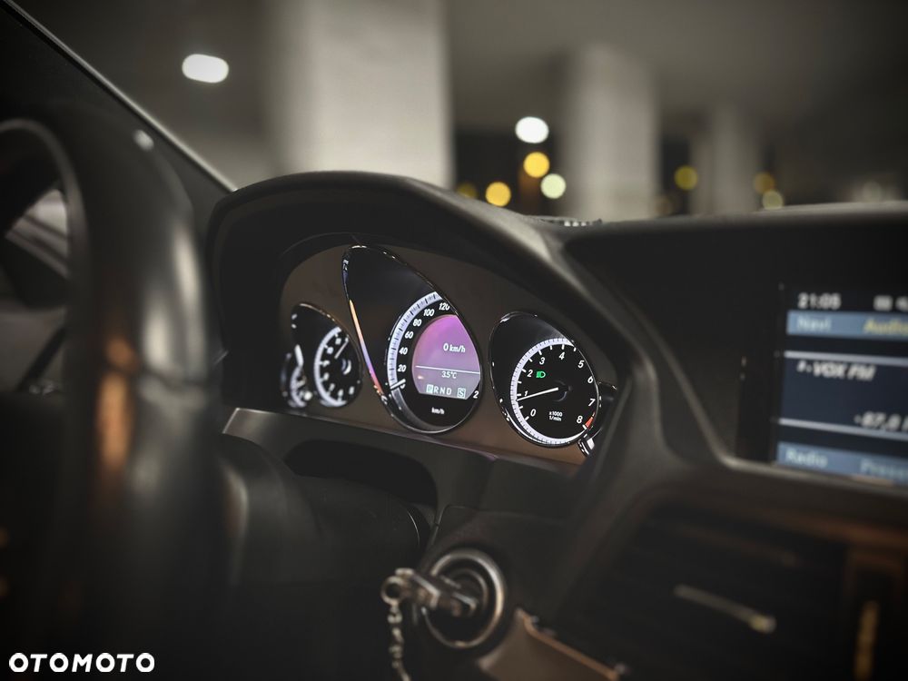 Mercedes-Benz Klasa E 200 CGI BlueEFFICIENCY Automatik Avantgarde - 33