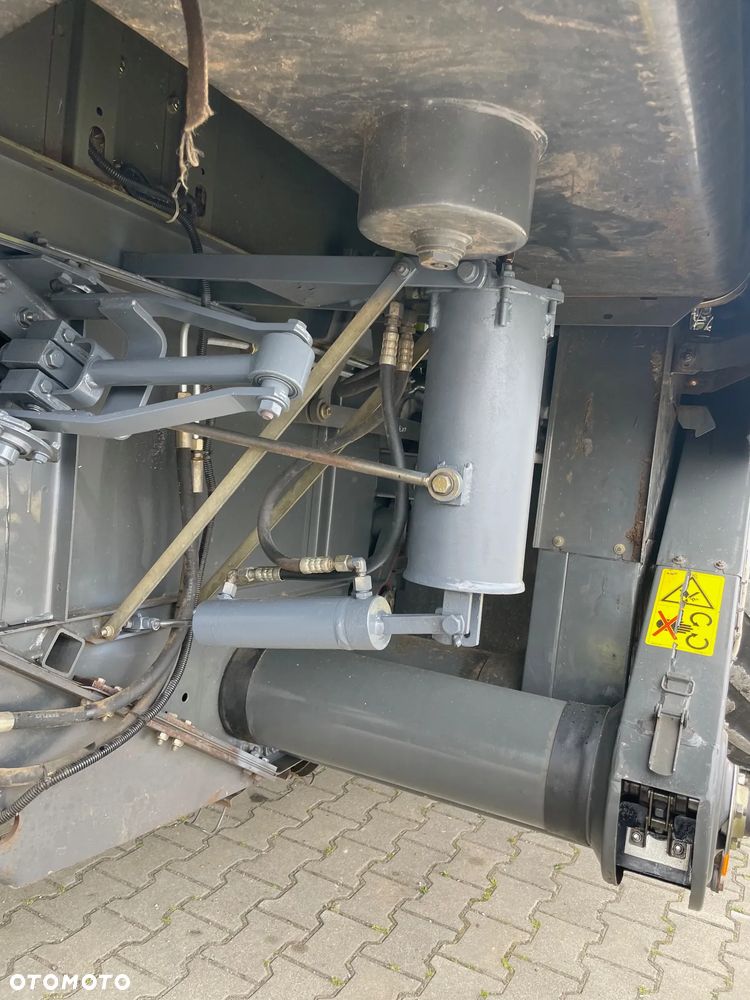 Claas MEDION 320 - 8