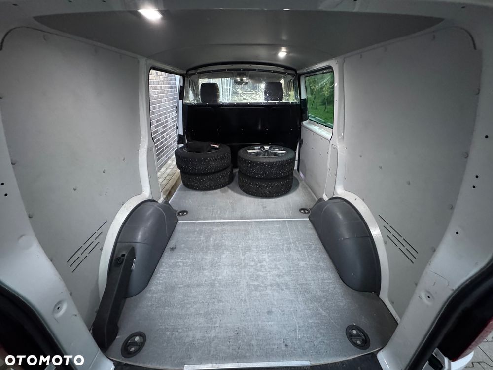 Volkswagen Transporter - 19