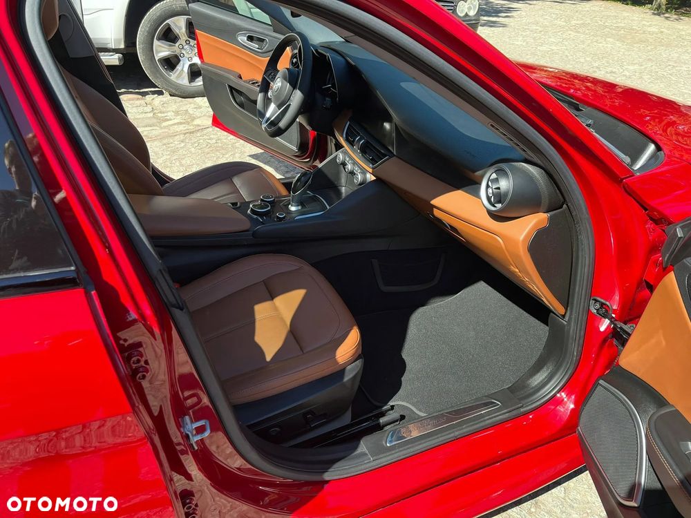 Alfa Romeo Giulia - 4