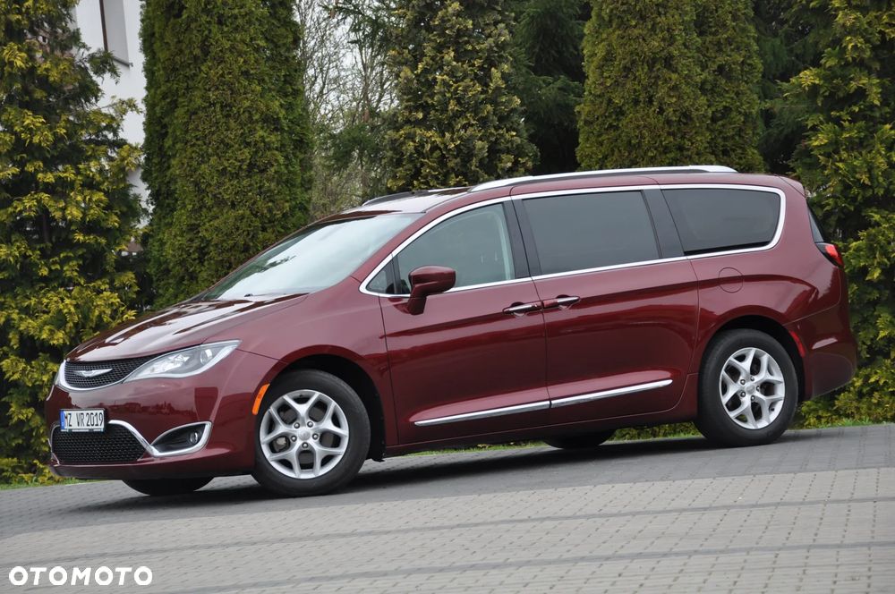 Chrysler Pacifica - 2