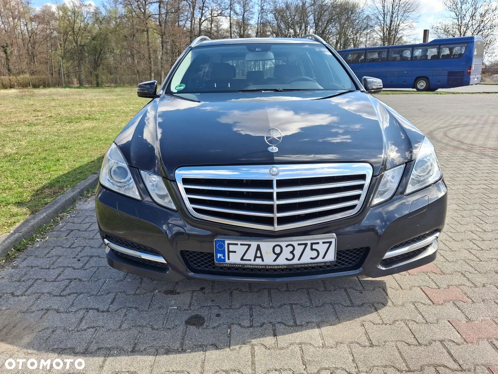 Mercedes-Benz Klasa E 200 CGI BlueEFFICIENCY Avantgarde - 3