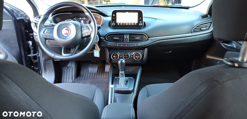 Fiat Tipo 1.6 MultiJet DCT Lounge - 26