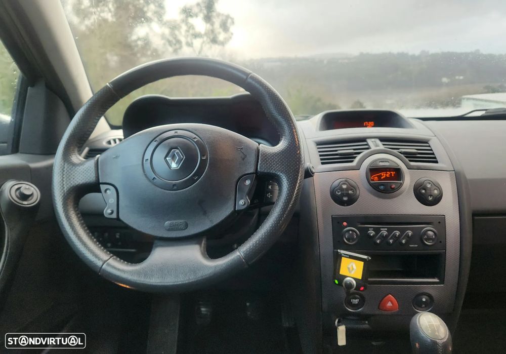 Renault Mégane Break 1.4 L Privilége - 8