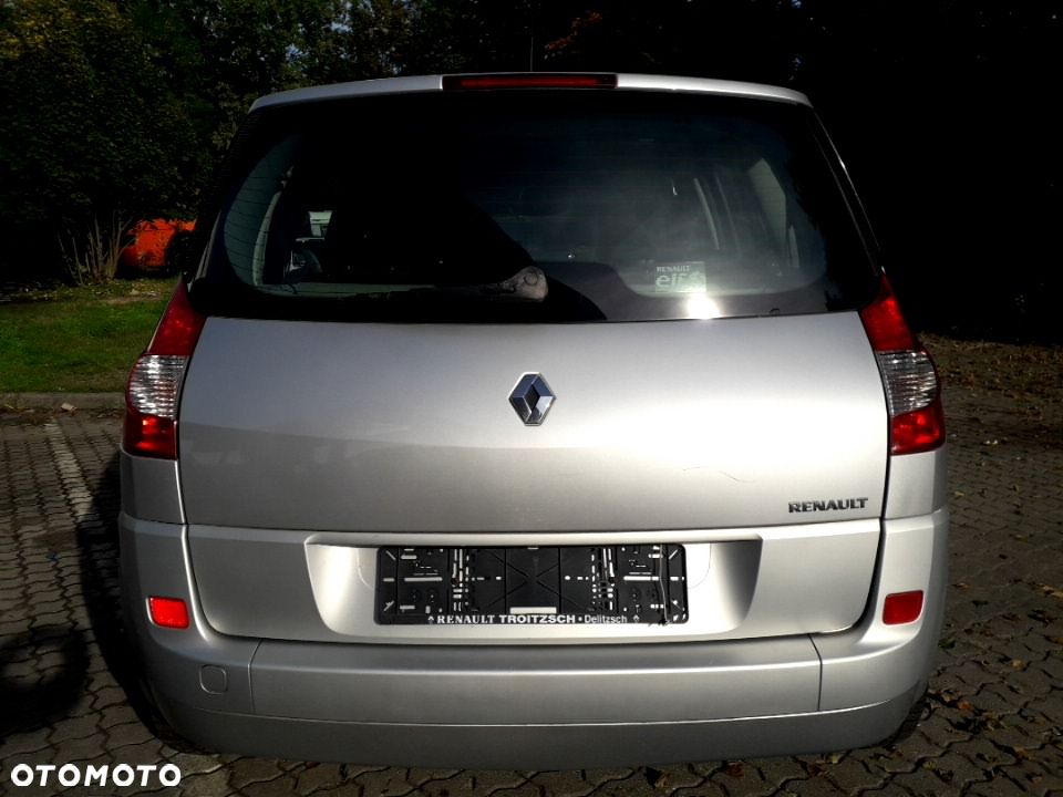 Renault Scenic 1.6 16V Confort Expression - 12