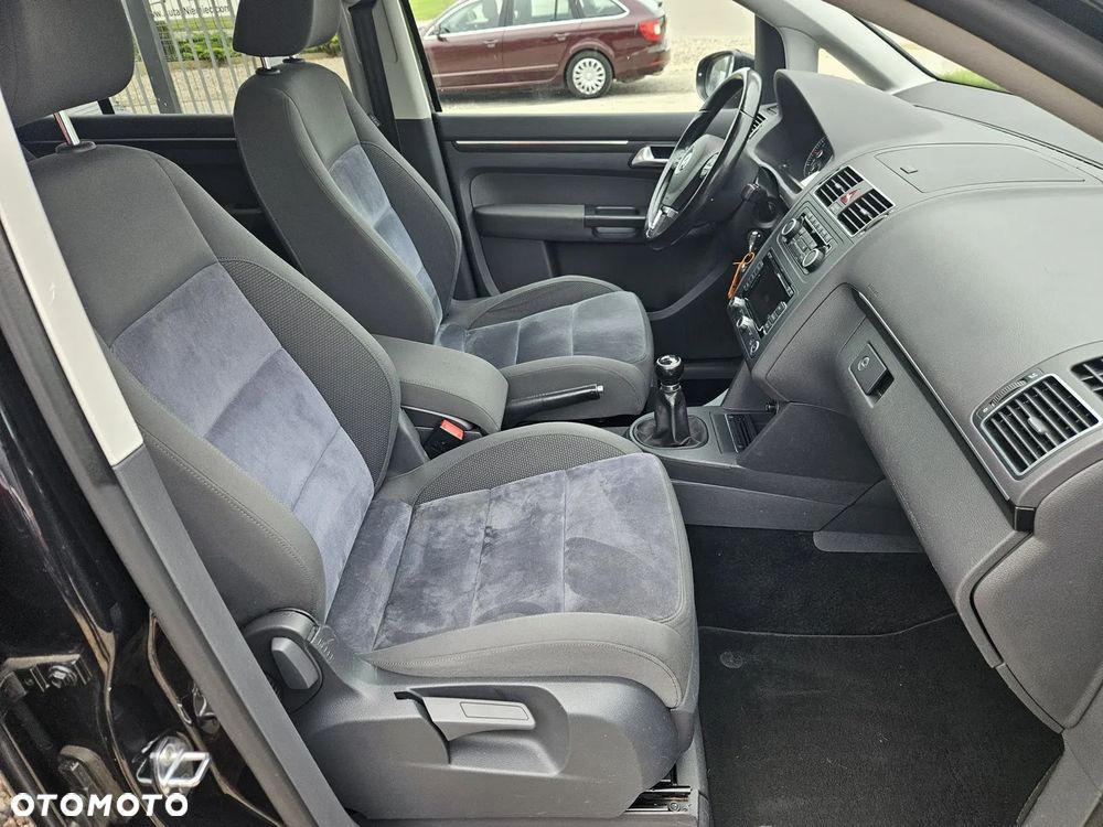 Volkswagen Touran 1.4 TSI BMT Highline - 10