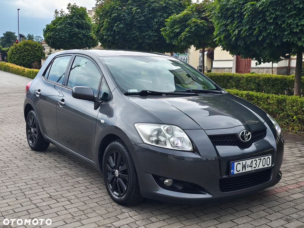 Toyota Auris 1.6 VVT-i Sol - 1