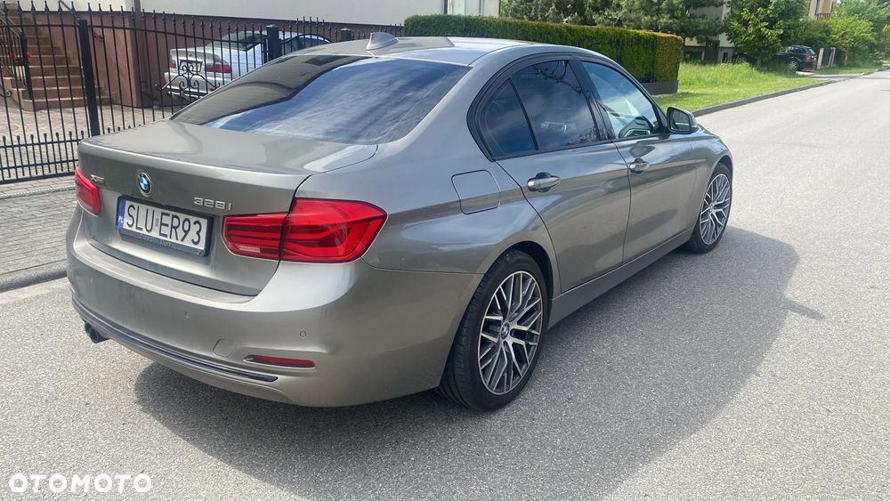 BMW Seria 3 328i xDrive Sport-Aut Sport Line - 13