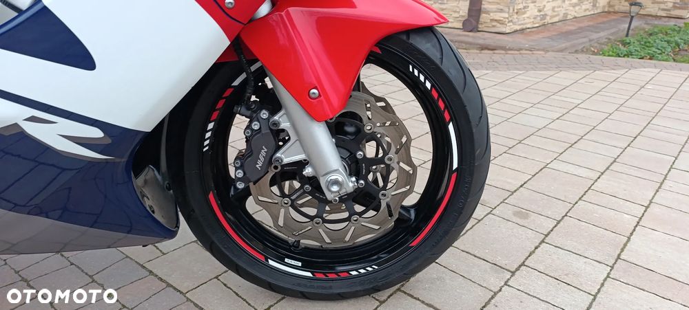 Honda CBR - 29