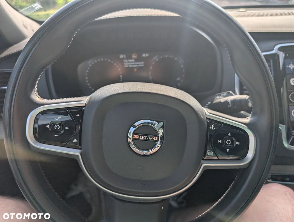 Volvo XC 90 - 37