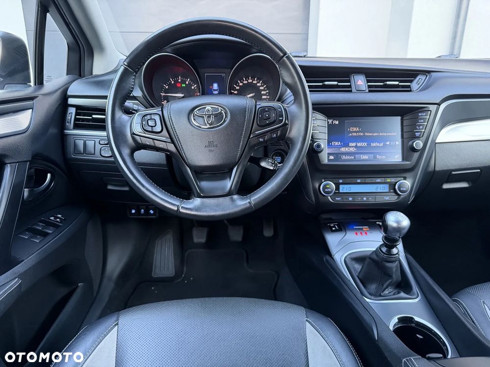 Toyota Avensis 1.8 Premium - 7